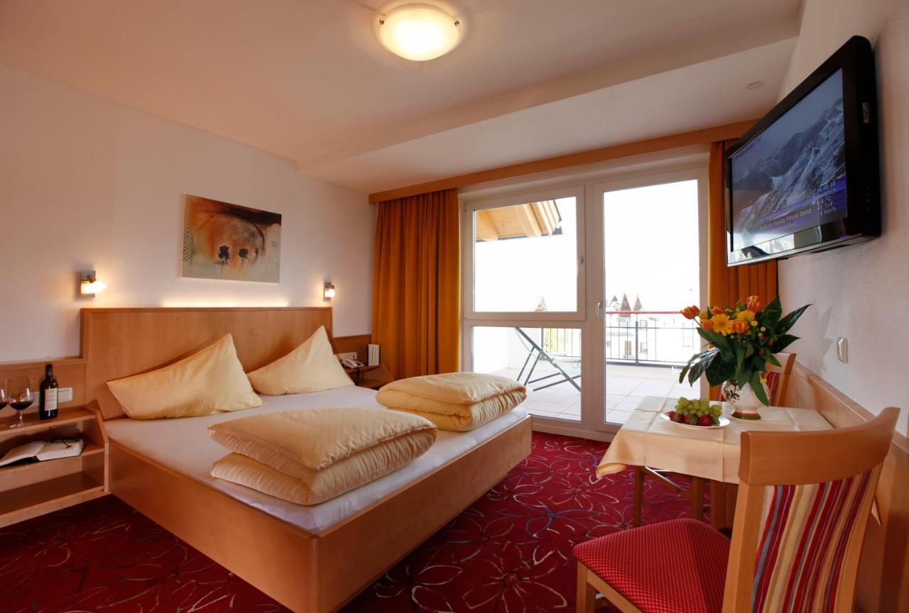 Hotel Alpenroyal Fiss Exteriör bild
